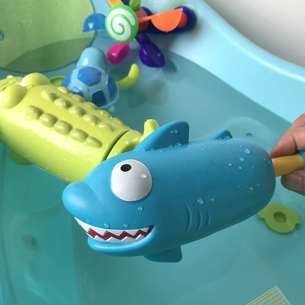 Kids Pull-Out Water Gun Toys For Children Shark Cartoon Design Summer Play Beach Watergun Sprinkler Bathroom Shower Bath Toys Kids Pull-Out Water Gun Toys For Children Shark Cartoon Design Summer Play Beach Watergun Sprinkler Bathroom Shower Bath Toys