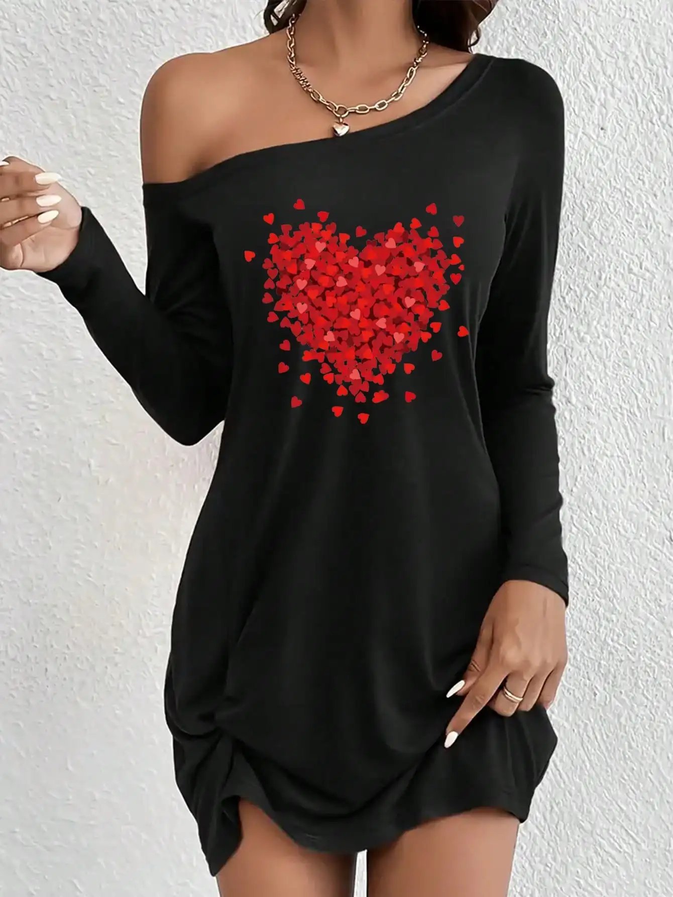 2026 Women's New Casual Elegant Red Love Printed Black Casual Long Sleeve Dress with Slanted Shoulder Design for Women's Wear