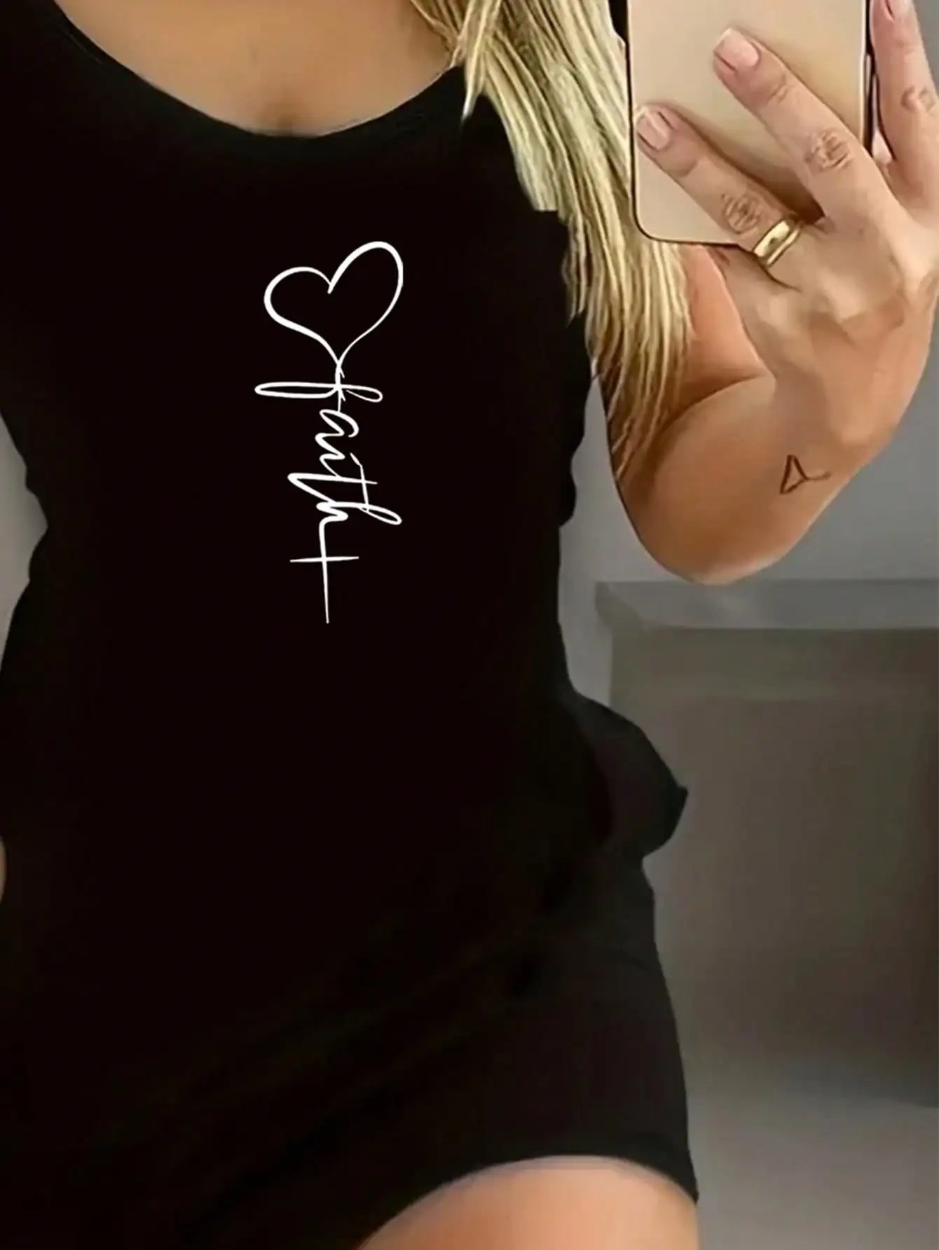 2026 new women's sexy heart-shaped round neck short sleeved dress and skirt, suitable for summer wear 2026 new women's sexy heart-shaped round neck short sleeved dress and skirt, suitable for summer wear